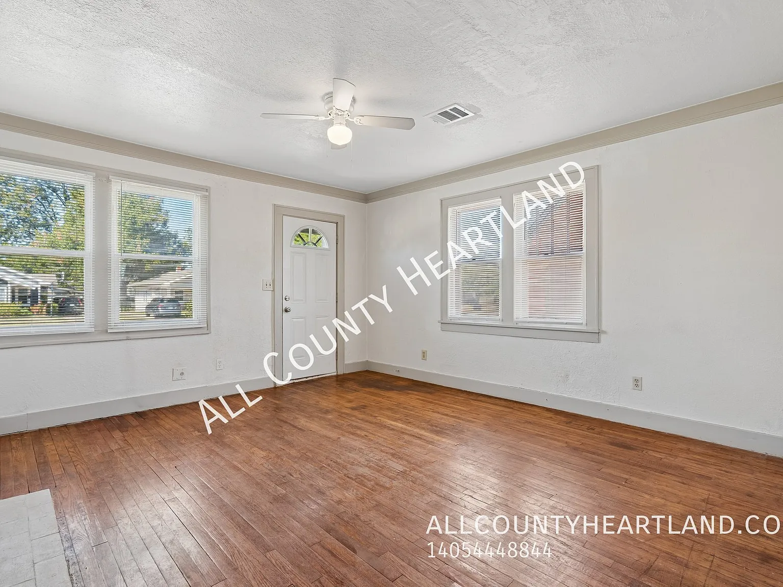 Charming Duplex Close to Campus and the Paseo District! — Photo 3