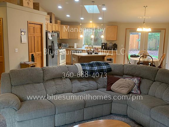 5th image of 4605 8th Ave NE