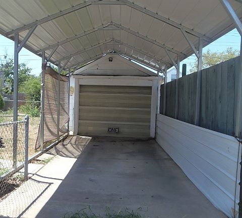 garage/carport