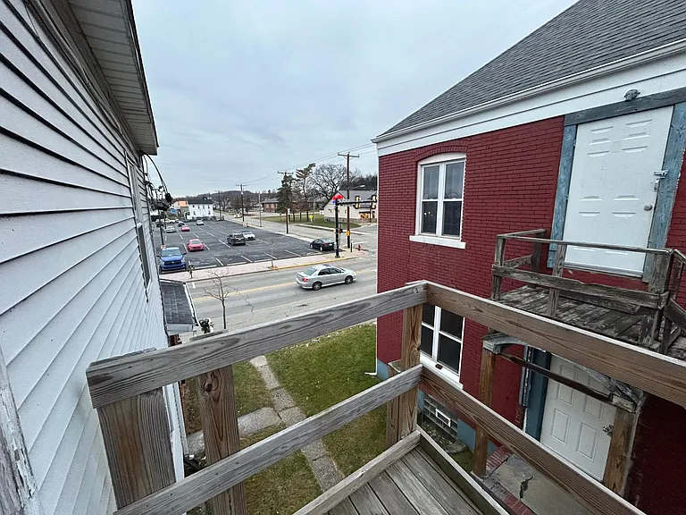 252B E Market St — Photo 8