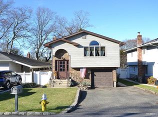 29 Granby Pl, Ronkonkoma, NY 11779