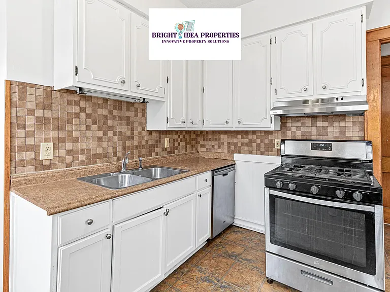 3114 Morgan Ave N — Photo 4
