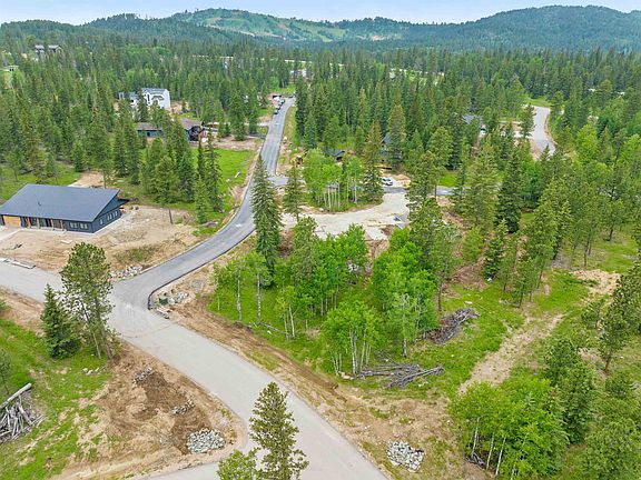 4th image of 12 Trailside Ln