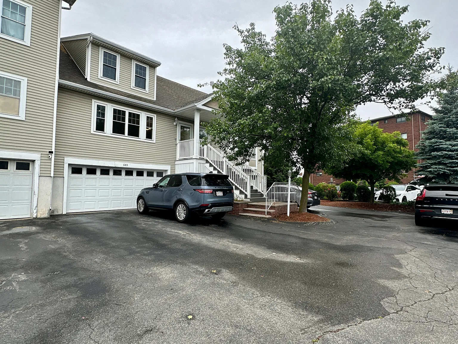 3 bed, 1865 sqft, $4,400 — Photo 1