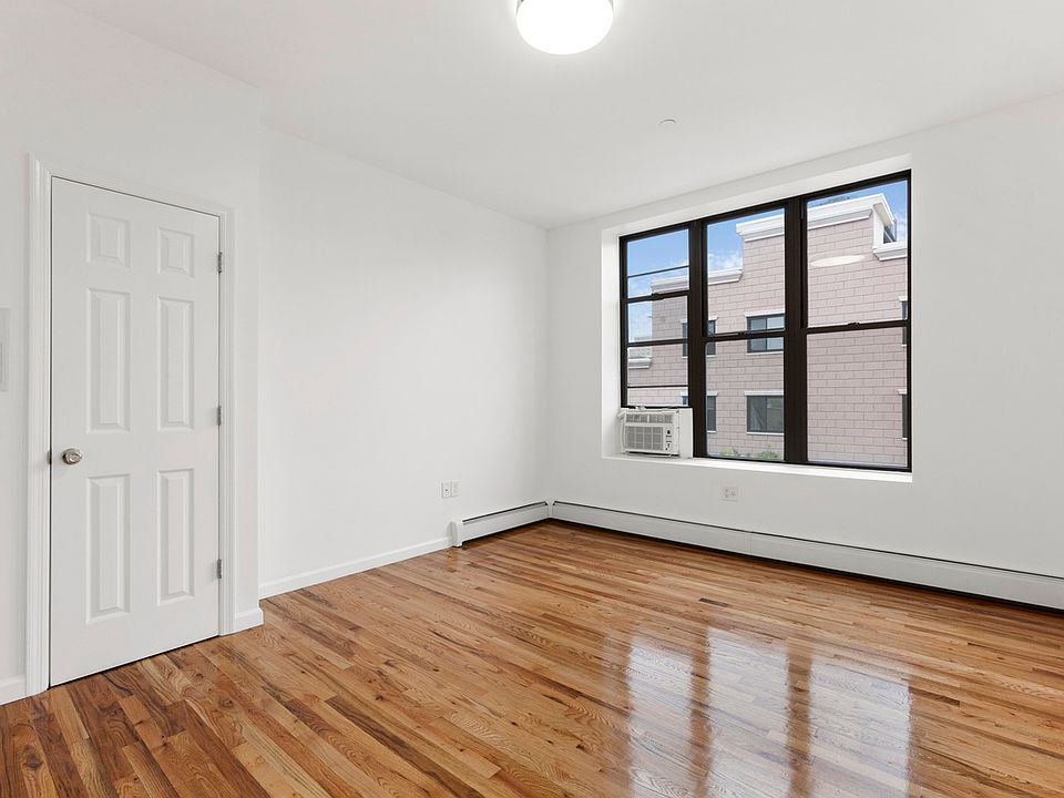 1st image of 190 Meserole St APT 2
