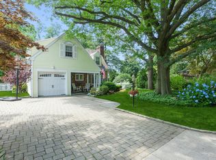 15 Lowell Rd, Port Washington, NY 11050