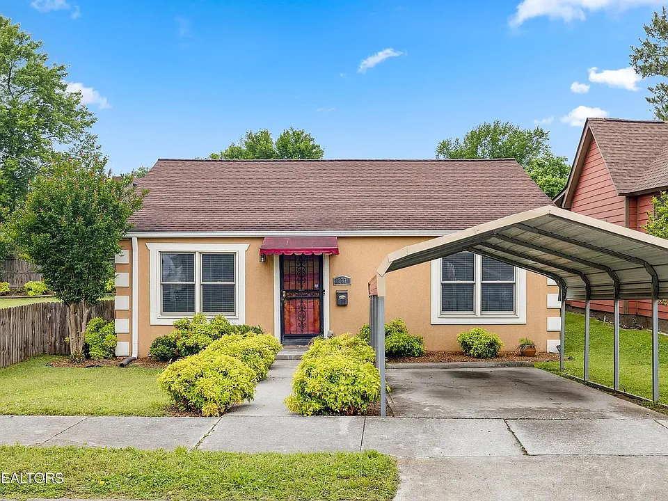 237 Douglas Ave