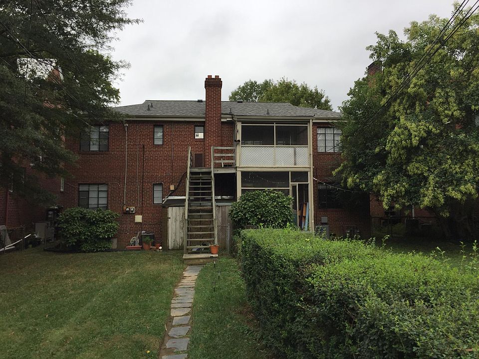 2nd image of 3314 Monument Ave #1