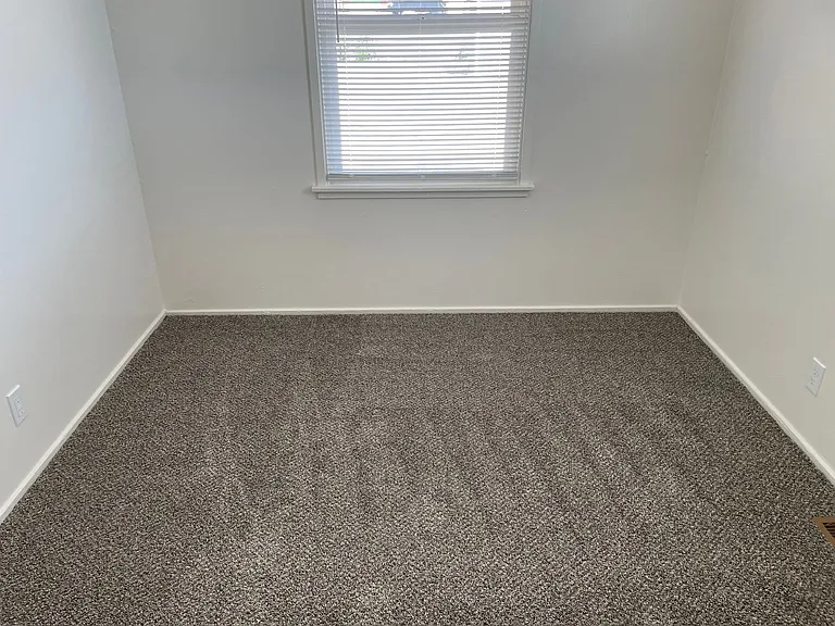 524 W Loop Dr — Photo 11