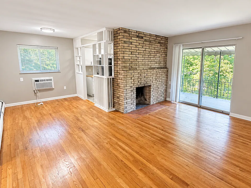 1546 Beacon St #3