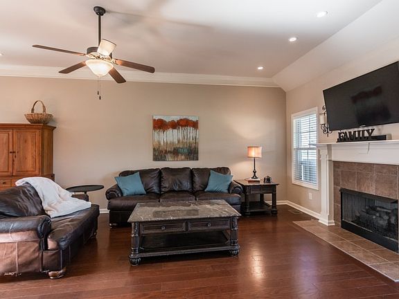 5th image of 312 Birkshire Pl