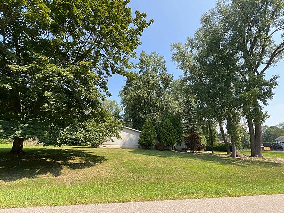 3rd image of 4652 Patrick Rd