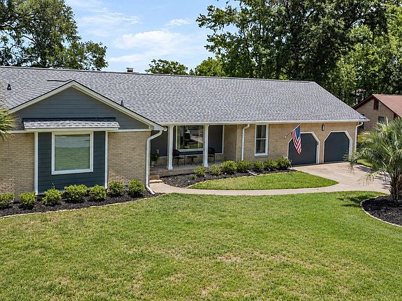 3rd image of 5908 Commonwealth Cir