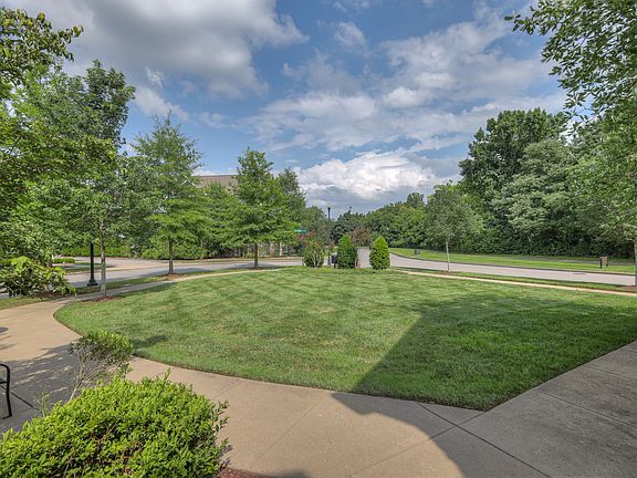 5th image of 503 Vintage Green Ln