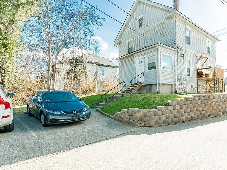 224 E Main St #B — Photo 3