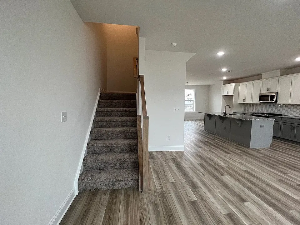 9221 Walnut Hill Rd