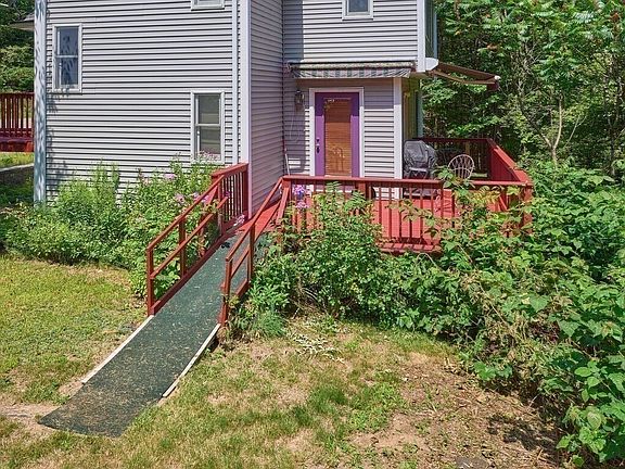 2nd image of 189 Maple Ave