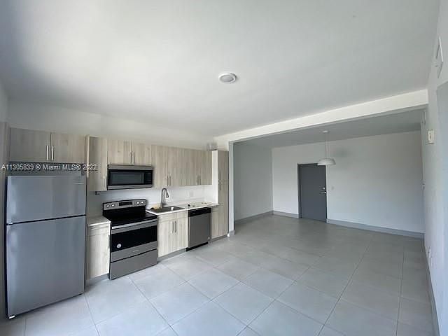 1st image of 519 SW 5th Ave #201