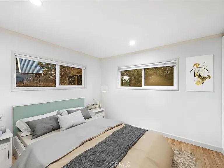 22271 3rd Ave — Photo 19