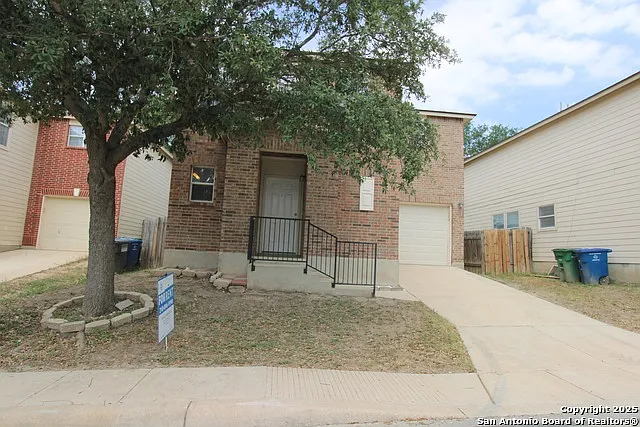 3 bed, 2.5 bath, 1676 sqft, $1,575 — Photo 1
