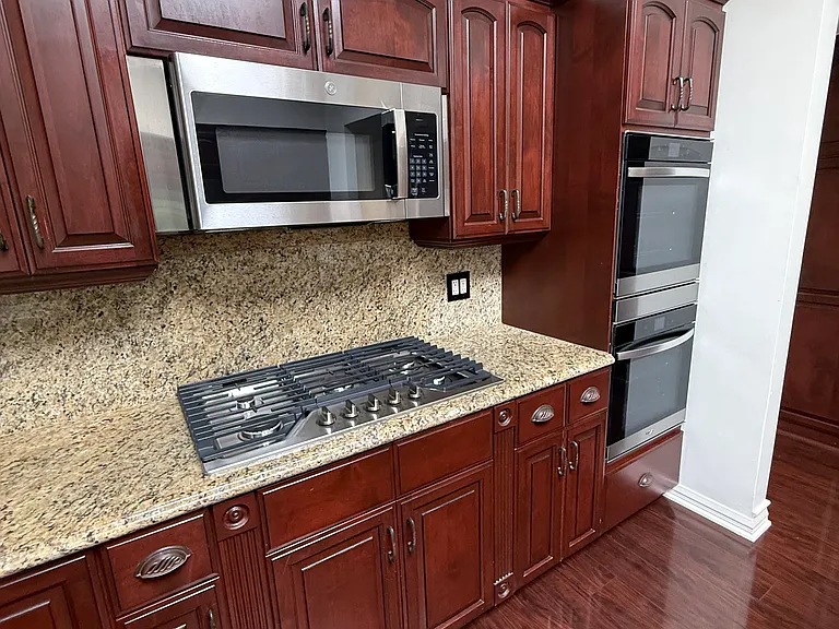 914 Dunbar Ln — Photo 11