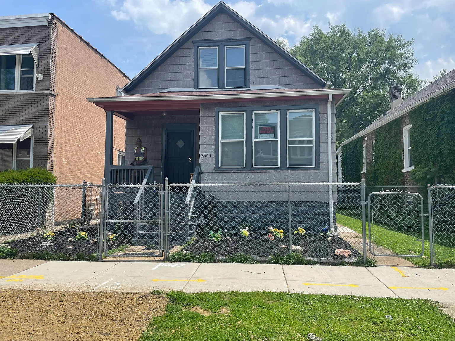 5 bed, 1643 sqft, $2,000 — Photo 1