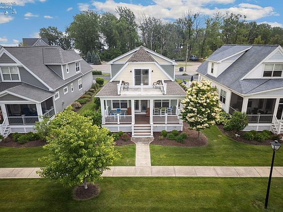 3rd image of 148 Cove Court Dr