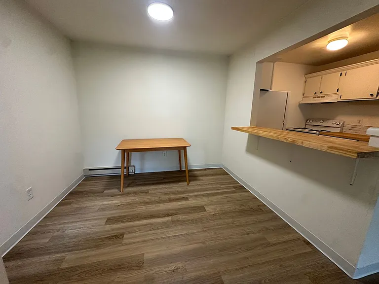 University Park Apartments near Cornell University — Photo 183