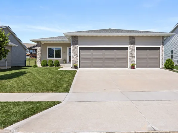 95 Bailey Cir, Waukee, IA 50263