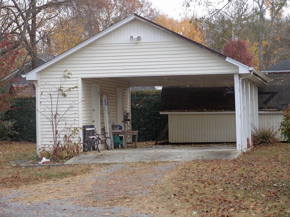 2nd image of 615 S Brittain St