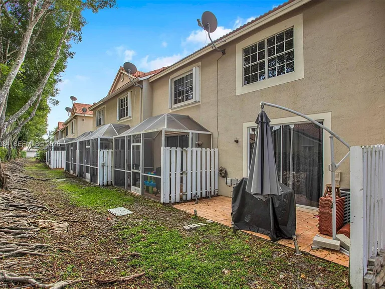 850 Sorrento Dr — Photo 21