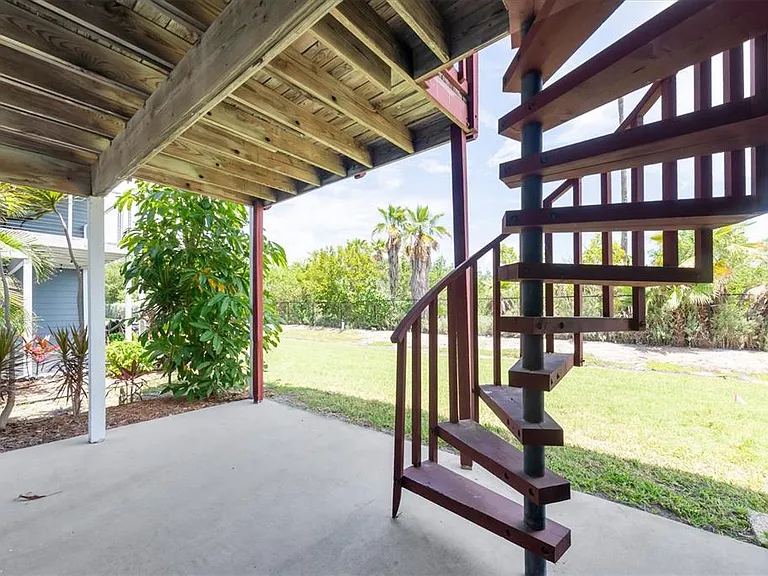 802 Hidden Harbour Dr — Photo 38