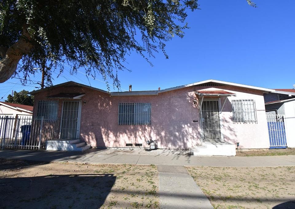 1st image of 807 W 92nd St