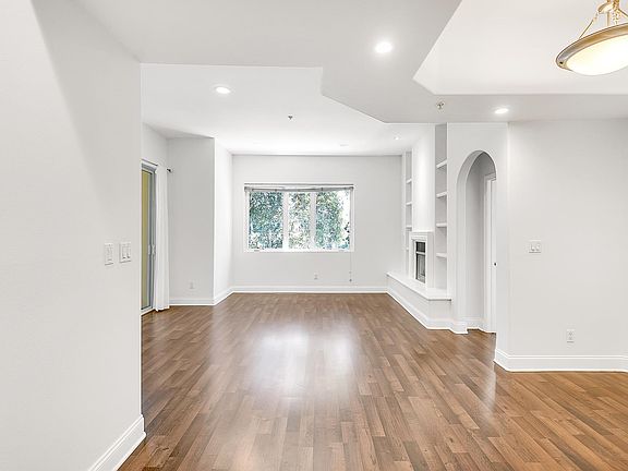 4th image of 11961 Montana Ave APT 203