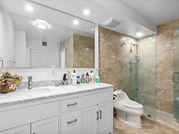 5th image of 20335 N Country Club Dr APT 2005