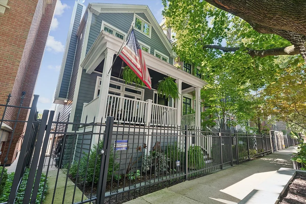2 bed, 1.5 bath, $3,700 — Photo 2