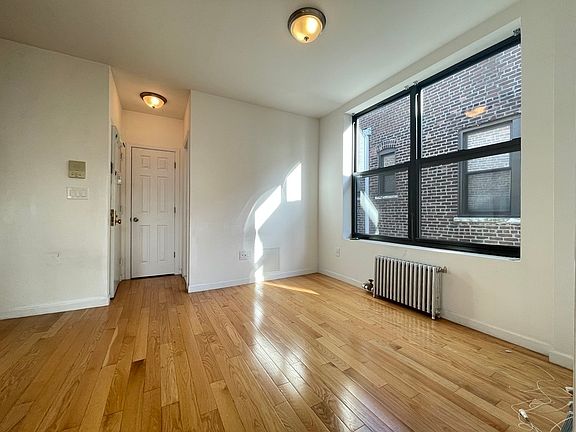 4th image of 31-12 36th St #3I