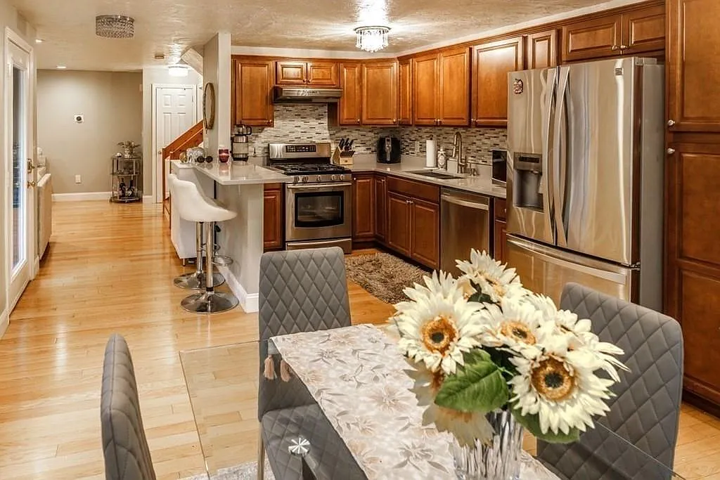 Building Photo - 40 Treetop Park #D