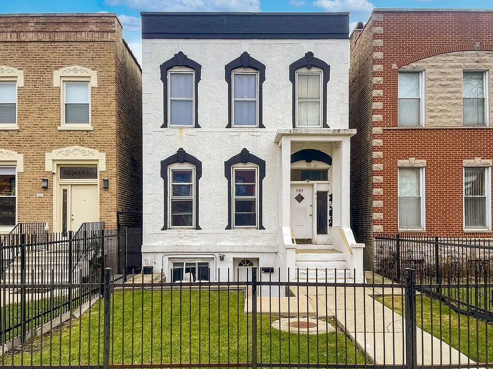 909 S Bell Ave #2