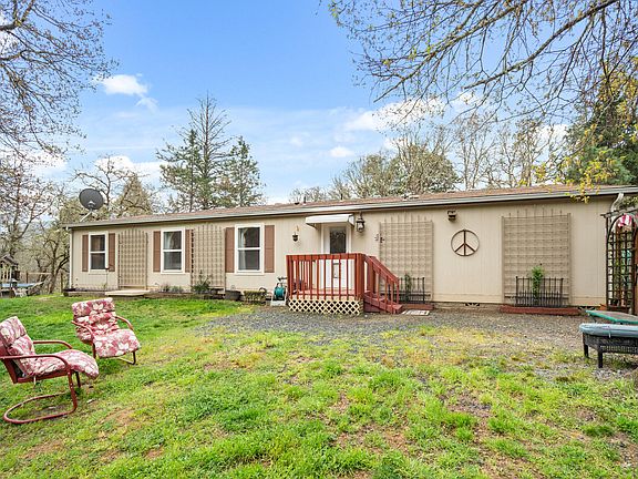 4th image of 3134 W Evans Creek Rd