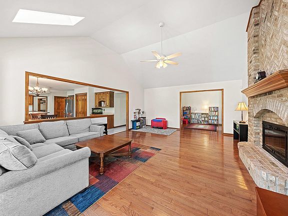 5th image of 6432 Western Ave