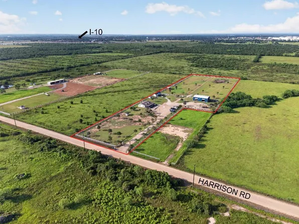 2672 Harrison Rd, Sealy, TX 77474
