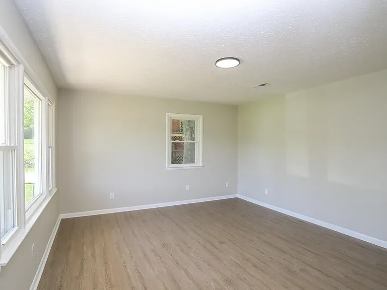 309 Martin Ct — Photo 15