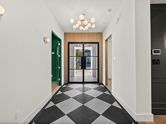 3rd image of 3308 Rosedale Ave