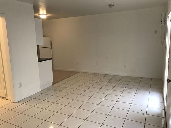 3rd image of 1333 NW 15th St APT 5