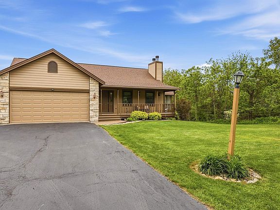 2nd image of 7 Belden School Ln