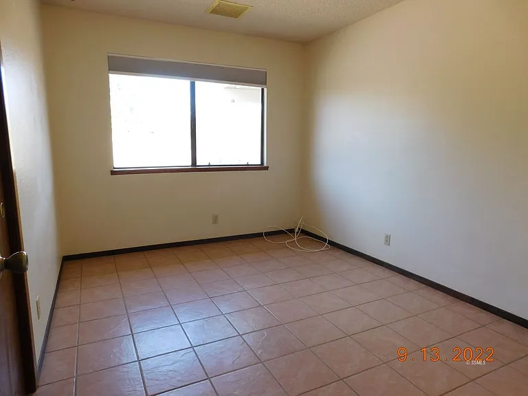 330 E Wilson Ave — Photo 7