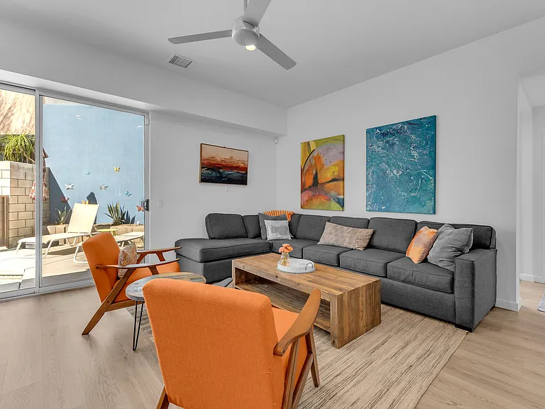 220 Enterprise Way — Photo 8