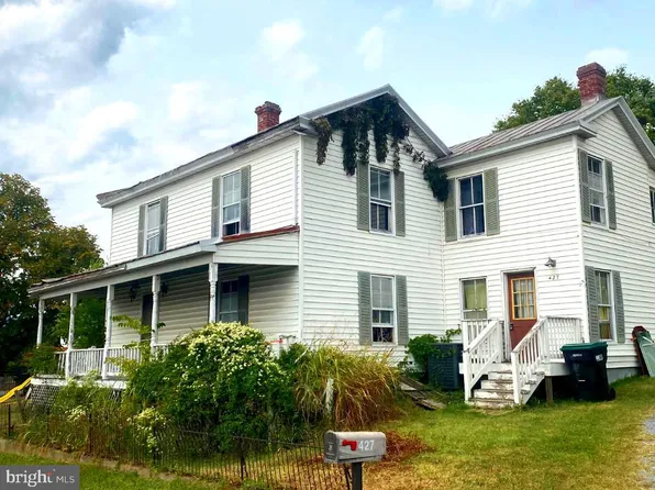 427 Thompson St, Strasburg, VA 22657