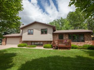 1607 S Reno Dr, Bismarck, ND 58504